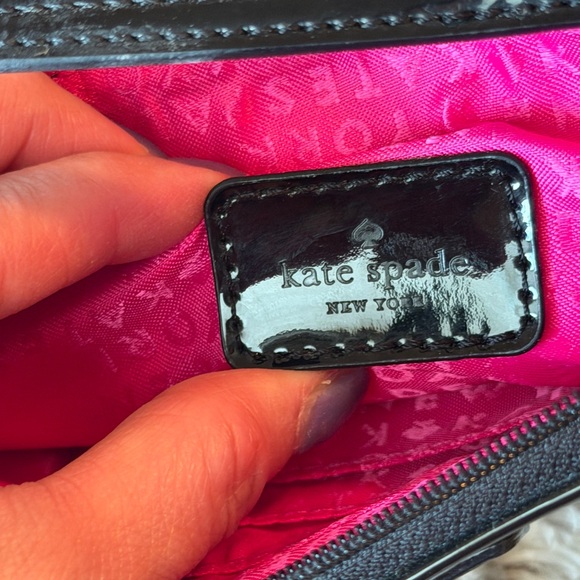 Kate Spade Striped Black/Yellow Penn Valley Wristlet, Authenticated - Picture 6 of 11